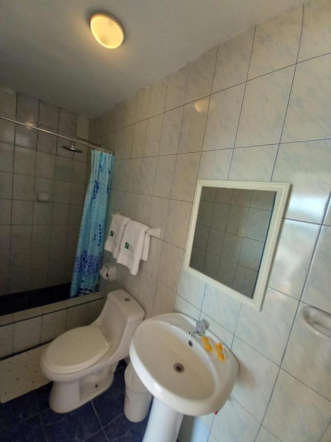 Hostal Los Frayles Паракас Екстер'єр фото